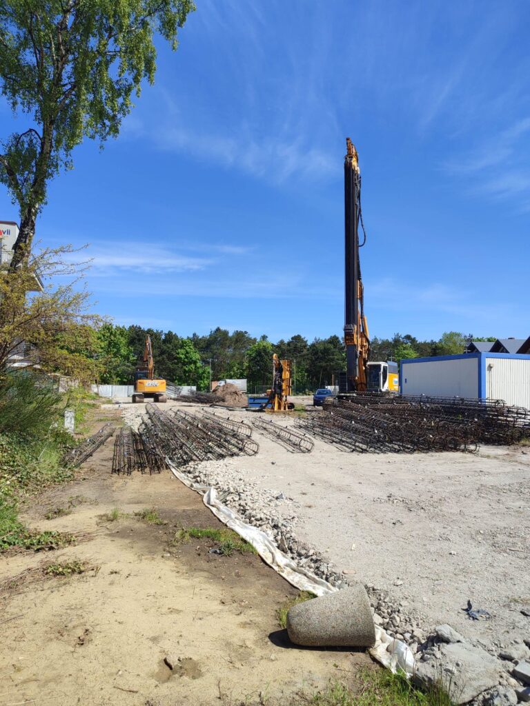 821856f4-4865-46f8-9cd4-1f57e686a560 2